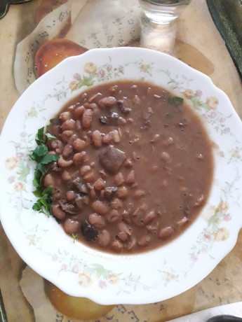 Hoy para comer acelgas hervidas y chuletón de vaca gallega vieja con seis semanas de maduración en cámara 31