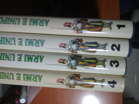 Se venden los cuatro tomos de Armi e Uniformi de Tutti i Tempi. En muy buen estado.

Precio de los cuatro 01