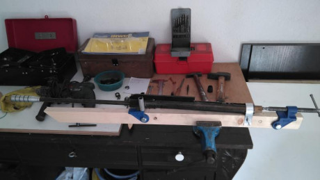 Saludos. Donde se podria comprar una maquina/prensa/compresor para montar muelles en toda clases de carabinas 31