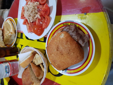 Hoy para comer acelgas hervidas y chuletón de vaca gallega vieja con seis semanas de maduración en cámara 160