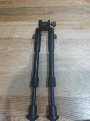 Hola!
Se vende bipode y accesorios que se ven en las fotografías. Precio 35.00€ portes incluidos dentro 02