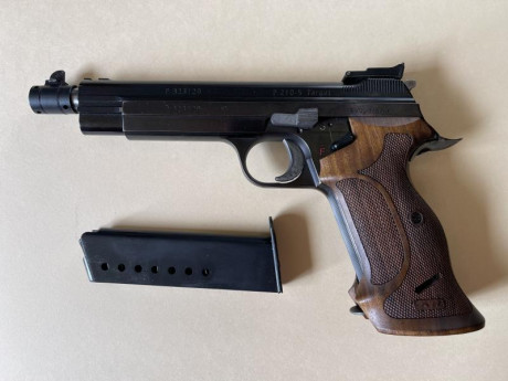 VENDIDA.  SIG P210-5 Target Heavy Frame , Cal.  9 mm Para
En perfecto estado , con cachas Nill , se adjuntan 01