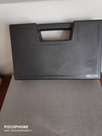 Maletín acolchado con eespuma, 32x 21 cm

10 euros

envío a cuenta del compardor

VENDIDO 00