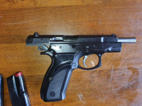 Buenas tardes,
Vendo pistola CZ 75 B 9mm para. Ideal para iniciarse en IPSC
Incluyo funda de IPSC y 4 02