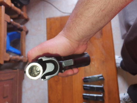 Buenas tardes,
Vendo pistola CZ 75 B 9mm para. Ideal para iniciarse en IPSC
Incluyo funda de IPSC y 4 00