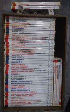 Colección de 60 libros de tecnología militar. Cada libro aborda una materia diferente. Precio del conjunto 00