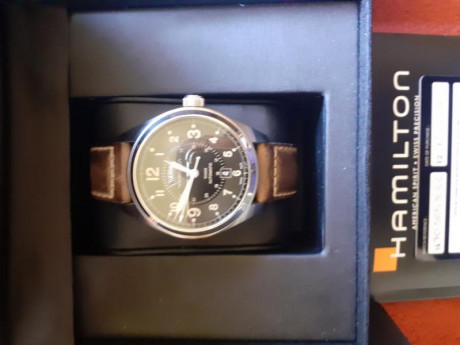 Buenos días :
Pongo a la venta este precioso reloj Hamilton con mecánica suiza automática que compré en 01