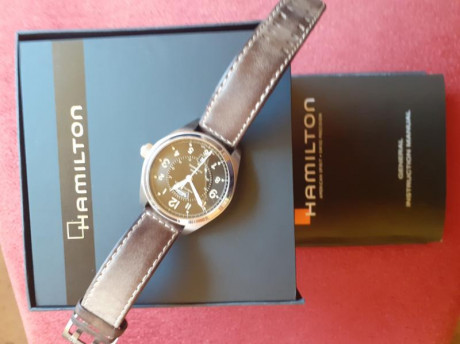 Buenos días :
Pongo a la venta este precioso reloj Hamilton con mecánica suiza automática que compré en 11