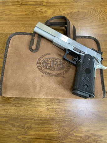 SPS World Custom, calibre 9mm, cañón de 6" idóneo para tiro de precisión, con dos cargadores y su 02