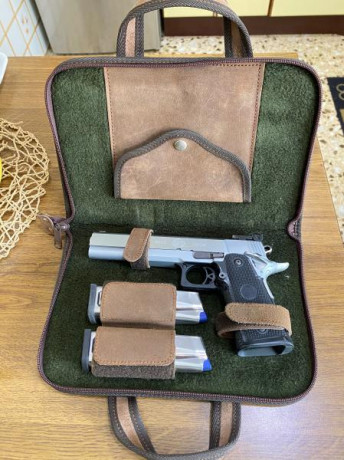 SPS World Custom, calibre 9mm, cañón de 6" idóneo para tiro de precisión, con dos cargadores y su 01