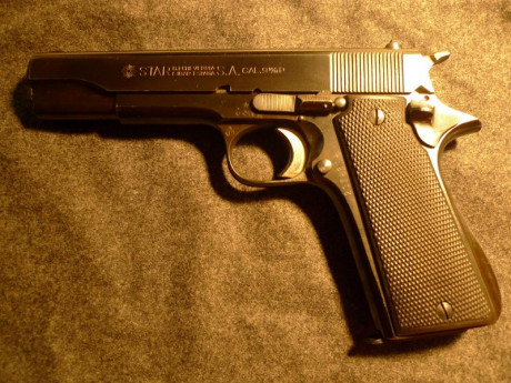 Buenas foreros.

A la venta preciosa Star modelo B de 1944 en calibre 9 para.

Funciona perfectamente, 01