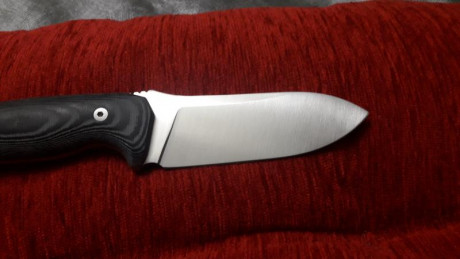 cuchillo cudeman fab con cachas micarta negra con separadores rojos , funda y caja , totalmente nuevo.esta 10