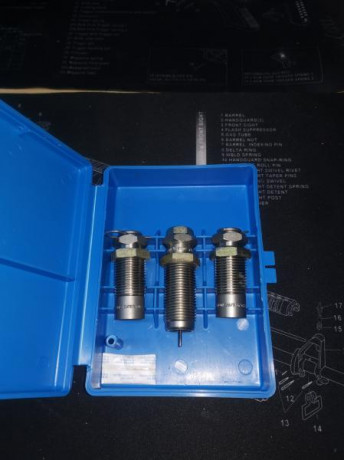 Dies Dillon del 357 magnum
50 € mas portes si los hubiera.
Estan en Madrid

Vendidos 01