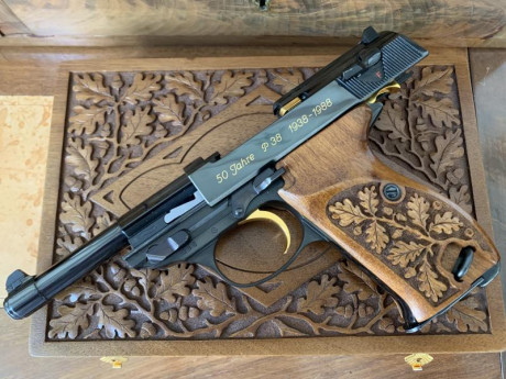 Se vende esta Walther P38 50 aniversario toda de acero de las que se hicieron 500 unidades en 1988 y de 00