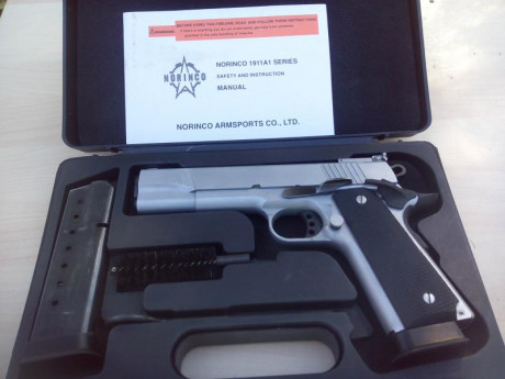 Hola. Vendo pistola marca Norinco
Calibre 45 ACP
Modelo Sport cromo
2 cargadores de 8 cartuchos de capacidad
Miras 00