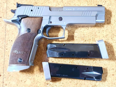 Vendo pistola Sig Sauer P226 S X-Five, en perfecto estado, se encuentra en Sevilla y se puede probar en 90