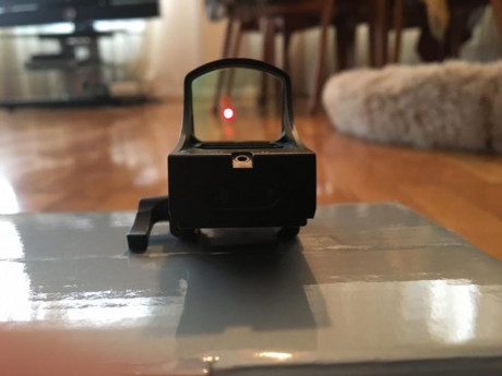 Vendo Leica Tempus, punto rojo , 2 moas, comprado en Diciembre 2020,
sin estrenar, precio nuevo 595€, 02