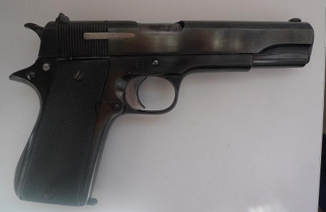 Buenas foreros.

A la venta preciosa Star modelo B de 1944 en calibre 9 para.

Funciona perfectamente, 42