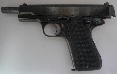 Buenas foreros.

A la venta preciosa Star modelo B de 1944 en calibre 9 para.

Funciona perfectamente, 41