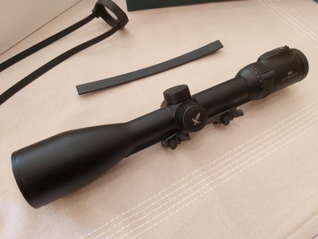 Se vende visor Swarovski z8i 2.3-18x56   de carril.  Sin estrenar.  2500€. Se vende con monturas blaser 02