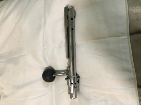 Rifle Santa Barbara en calibre 7mmRM con bases y monturas originales Apel madera en aceite lleva un visor 10