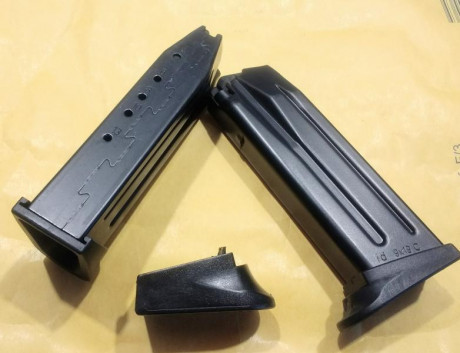 Se vende lote dos cargadores originales de HK USP Compact y una tapa más dos.
60 euros más portes si los 01