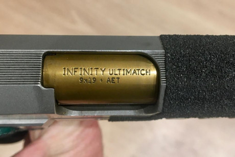 Un amigo me ha pedido que se la anuncie. 1800€. Dos cañones shuemann en 9mm los dos. uno con 500 tiros 02