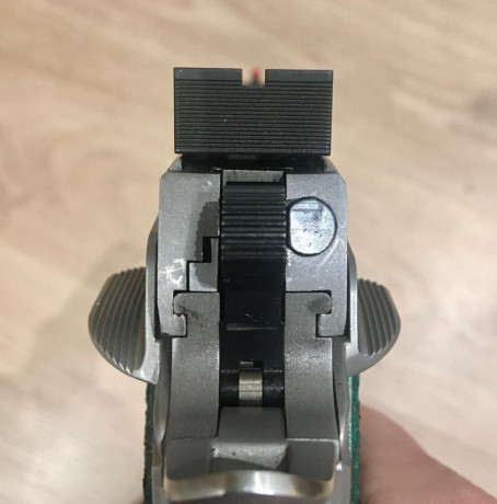Un amigo me ha pedido que se la anuncie. 1800€. Dos cañones shuemann en 9mm los dos. uno con 500 tiros 00