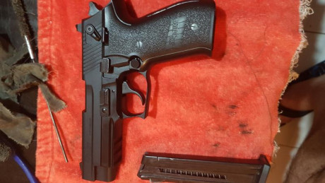 Sig Sauer Mosquito cal. 22. En bien estado y pocos disparos, en su maletín con varios muelles y manual. 02
