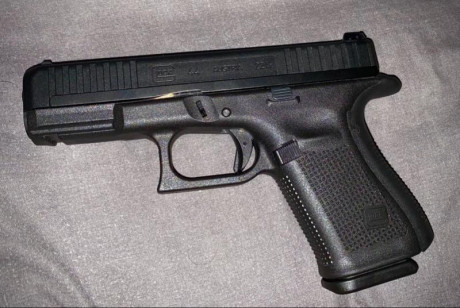 Hola muy buenas, vendo esta maravillosa pistola del calibre 22long rifle , ligera , eficaz y preciosa!
Es 00