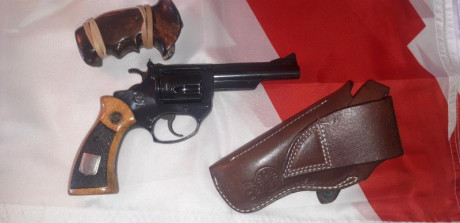 Buenos días, 

Pongo a la venta una de mis armas españolas. Es un revólver Astra modelo Cadix del 38 spl. 02