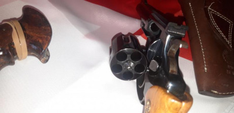 Buenos días, 

Pongo a la venta una de mis armas españolas. Es un revólver Astra modelo Cadix del 38 spl. 01