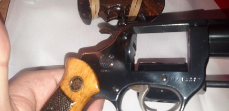 Buenos días, 

Pongo a la venta una de mis armas españolas. Es un revólver Astra modelo Cadix del 38 spl. 00