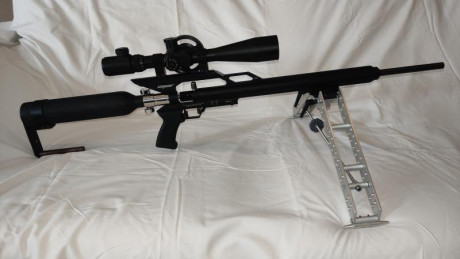 Vendo rifle gunpower sss con todos los accesorios que salen en las fotos, las dos botellas llevan regulador 02