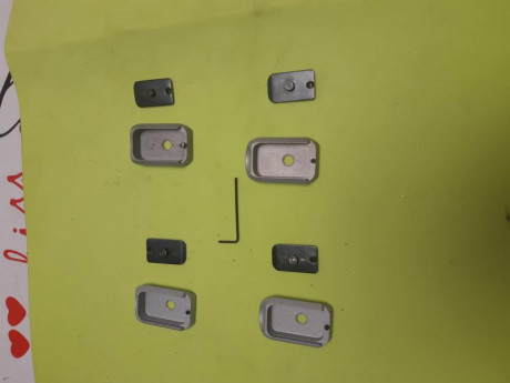 vendo o cambio cuatro bases de cargadores tanfoglio de aluminio calibre 40. estan completos con tornillo 00