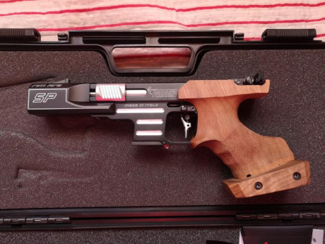 Hola, vendo esta pardini por poco uso, tiene dos años y unas 10 tiradas.
Cacha de zurdo talla M. 
Estoy 01