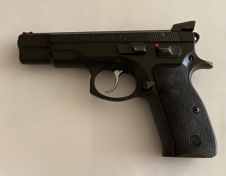 Buenas tardes compañeros, necesito hacer hueco y por este motivo vendo CZ 85 B en perfecto estado, muy 01