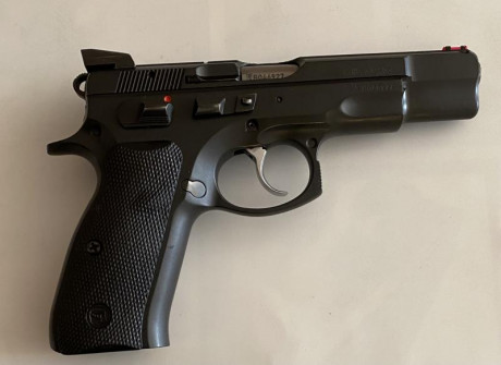 Buenas tardes compañeros, necesito hacer hueco y por este motivo vendo CZ 85 B en perfecto estado, muy 00