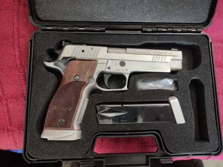 Un conocido pone las siguientes armas a la venta. Para cualquier duda os pongo en contacto con él


BERETTA 01