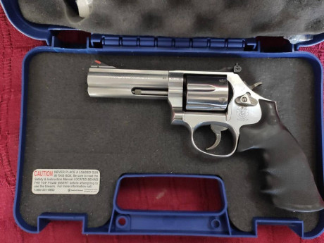 Un conocido pone las siguientes armas a la venta. Para cualquier duda os pongo en contacto con él


BERETTA 10