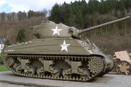 os quiero poner un estudio sobre las versiones de este emblemático carro...la idea es ir poniéndoos fotos 100