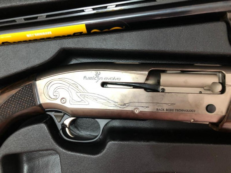 VENDO BROWNING GOLD FUSION CALIBRE,12,NUEVA A ESTRENAR,NI UN SOLO DISPARO,TODAVÍA TIENE LOS ADHESIVOS 10