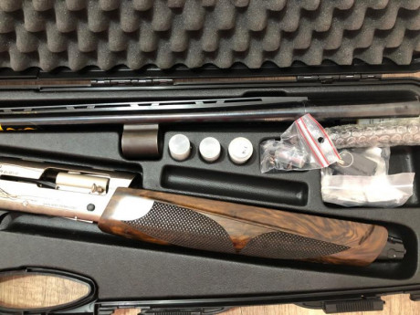 VENDO BROWNING GOLD FUSION CALIBRE,12,NUEVA A ESTRENAR,NI UN SOLO DISPARO,TODAVÍA TIENE LOS ADHESIVOS 20