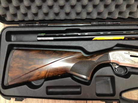 VENDO BROWNING GOLD FUSION CALIBRE,12,NUEVA A ESTRENAR,NI UN SOLO DISPARO,TODAVÍA TIENE LOS ADHESIVOS 30
