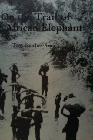 Libros temática Africana: 
Africa incierta A. Urquijo por ed. Aldaba 1988
  On the trail of the African 10