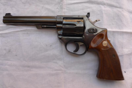 En venta revolver Astra Match, cañón de 6"
Simple acción.
Resistencia del disparador regulable. 
Caja 02
