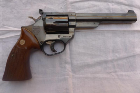 En venta revolver Astra Match, cañón de 6"
Simple acción.
Resistencia del disparador regulable. 
Caja 01