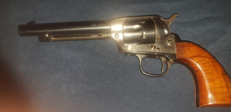 Pues eso, vendo Colt UBERTI 22 LR  en libro de coleccionista , con Certificado BOPE Y MINISTERIO DE DEFENSA 01