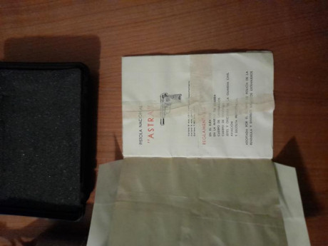 Vendo Astra 300, calibre 9 Cto. Pavón original, perfecto estado mecánico, con tres cargadores uno cromado 12