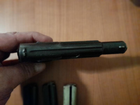 Vendo Astra 300, calibre 9 Cto. Pavón original, perfecto estado mecánico, con tres cargadores uno cromado 21